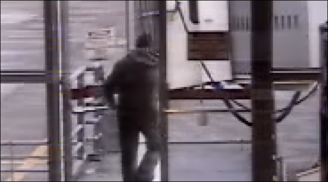 Sea-Tac security cam captures man running toward tarmac
