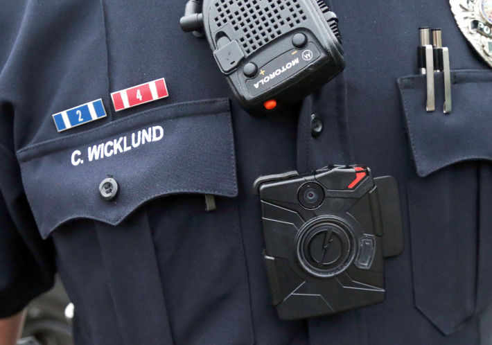 Tampa police solicit vendor bids for body-mounted cameras